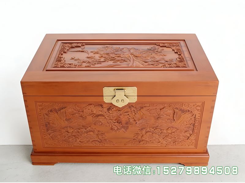 淮北浅木色牡丹雕花嫁妆箱