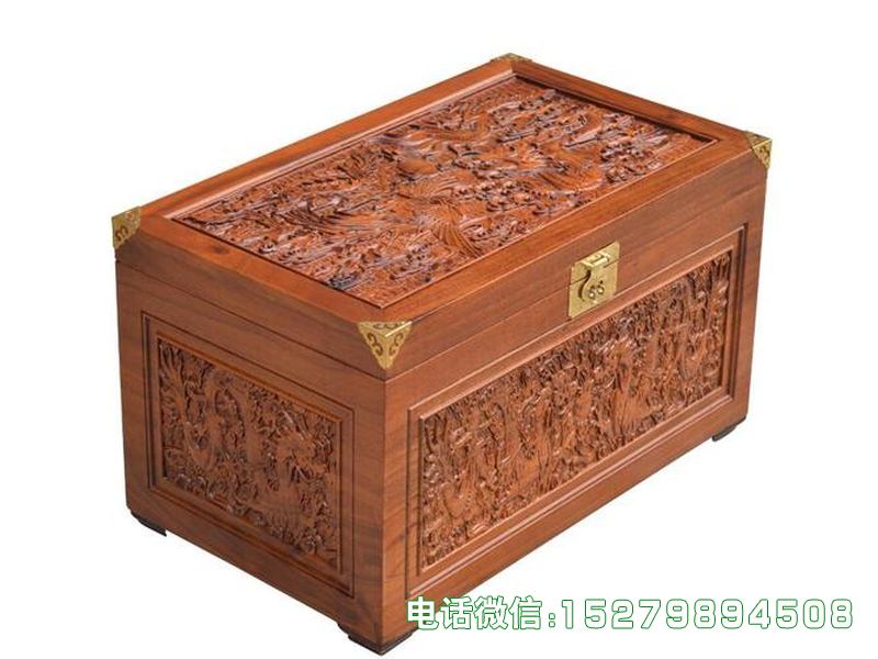 屏边县红色山水雕刻贵重品箱
