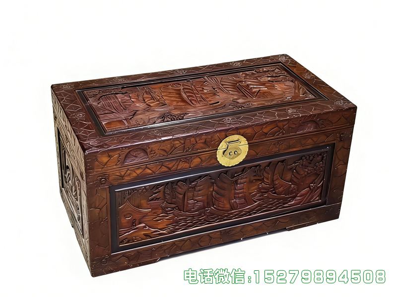 呼图壁县深棕色帆船雕刻实木箱